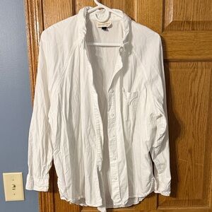 Universal Thread Classic White Button-Up Shirt